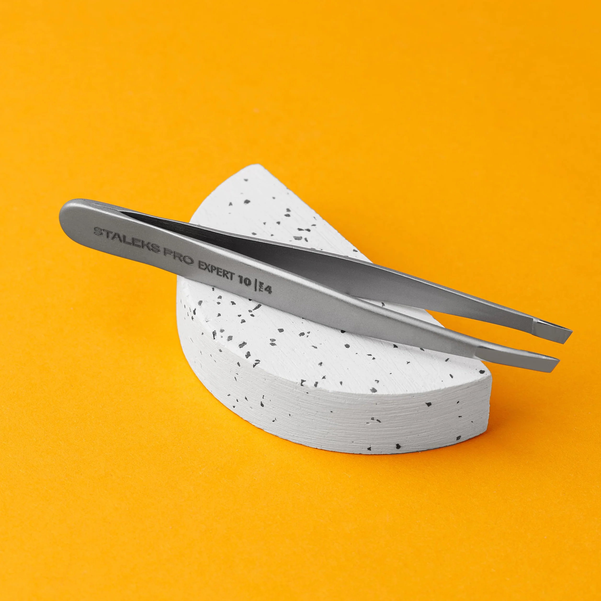 STALEKS PRO Pinza para cejas escasas y finas, acero inoxidable, Expert 10/4