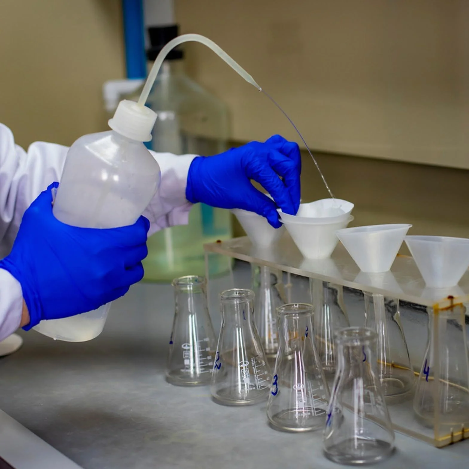 Butelka Laboratoryjna 500 ml, 3 Sztuki, Plastikowa do Podlewania Roślin i Czyszczenia Laboratorium