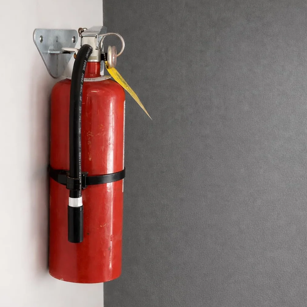 Soporte Metálico para Extintor CO₂ FERPASA® Montaje en Pared