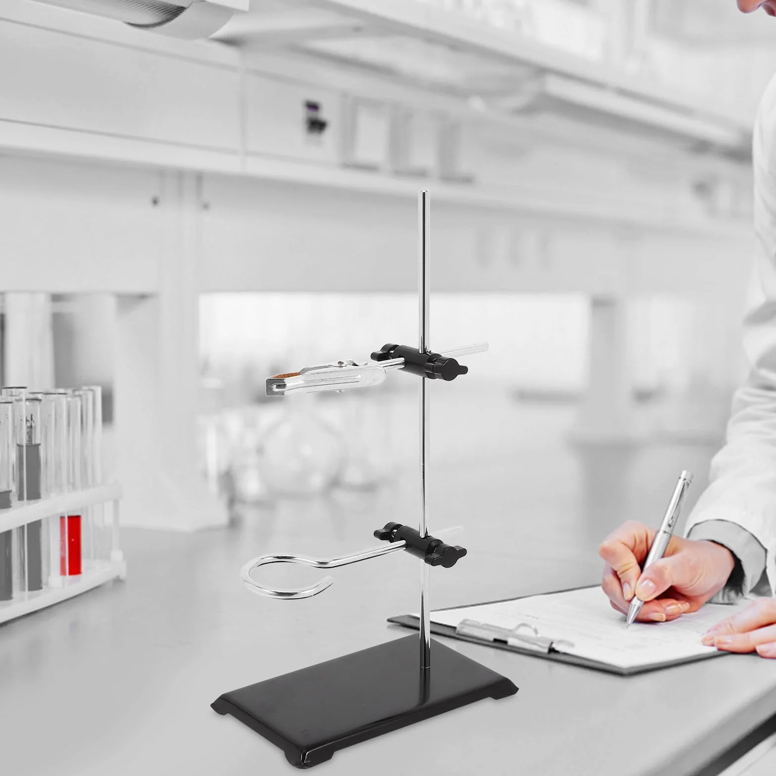 Soporte de Hierro con Base Cuadrada Negra para Laboratorios de Química