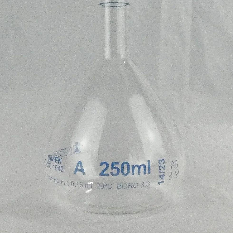 Matraz aforado NORMAX 250ml con tapón de plástico clase A 14/23
