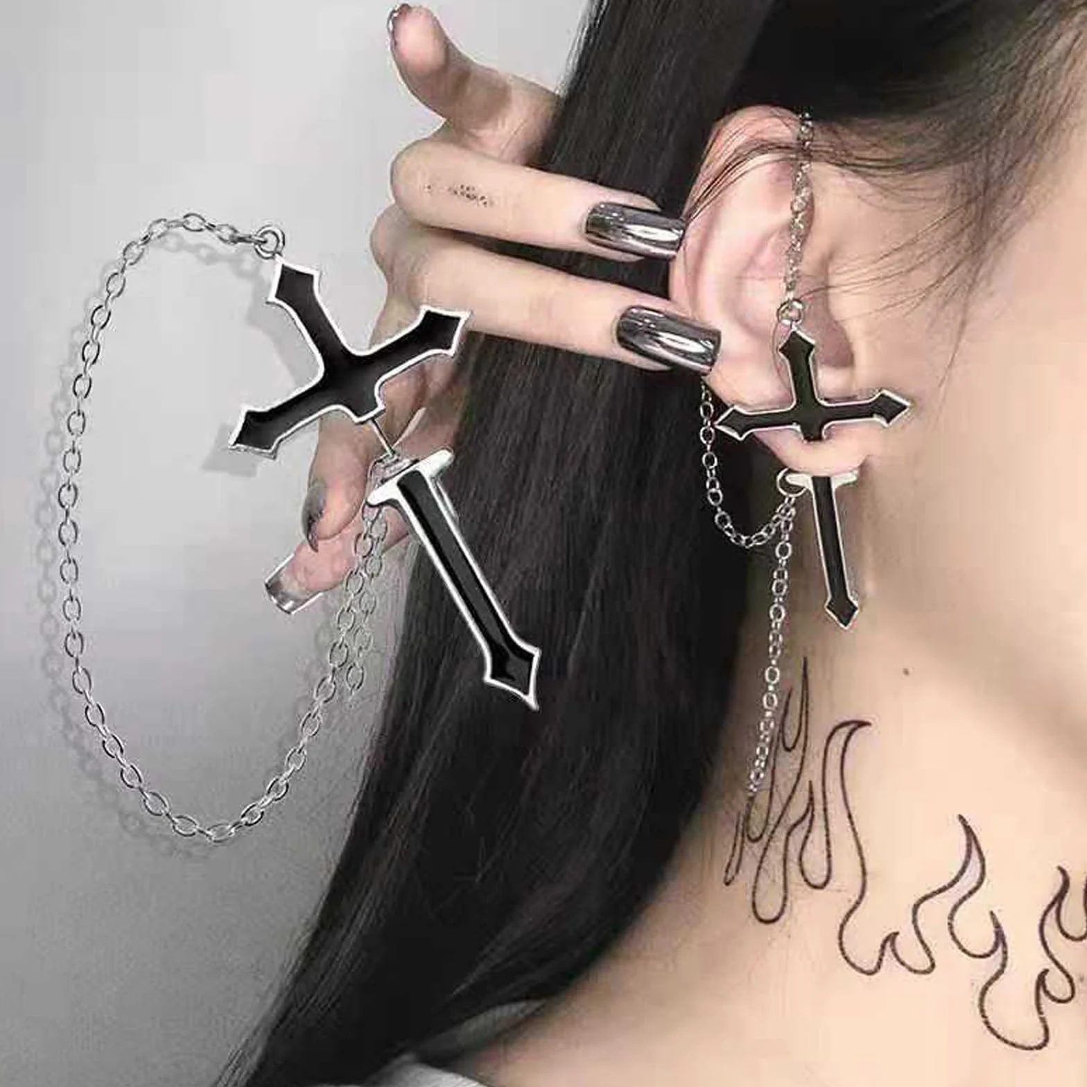 2 Piezas Punk Style Cross Stud Pendientes Moda Negro Escalador Cadena Colgante Colgante, Cadena Espada Vaina Pendientes de Hombres Muchachos Niños