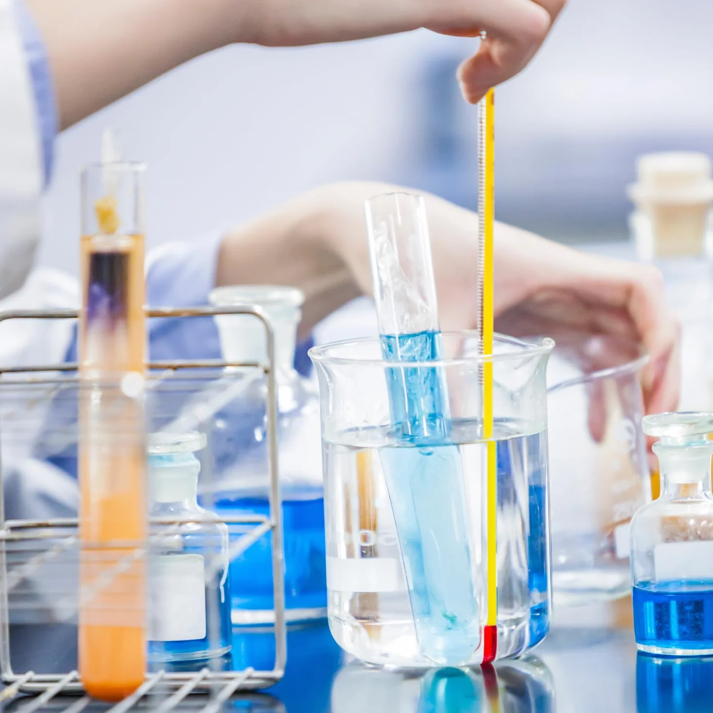 QWORK Vaso de Precipitados Graduado 25ml 50ml 100ml 200ml, Vidrio Borosilicato 3.3 para Laboratorio