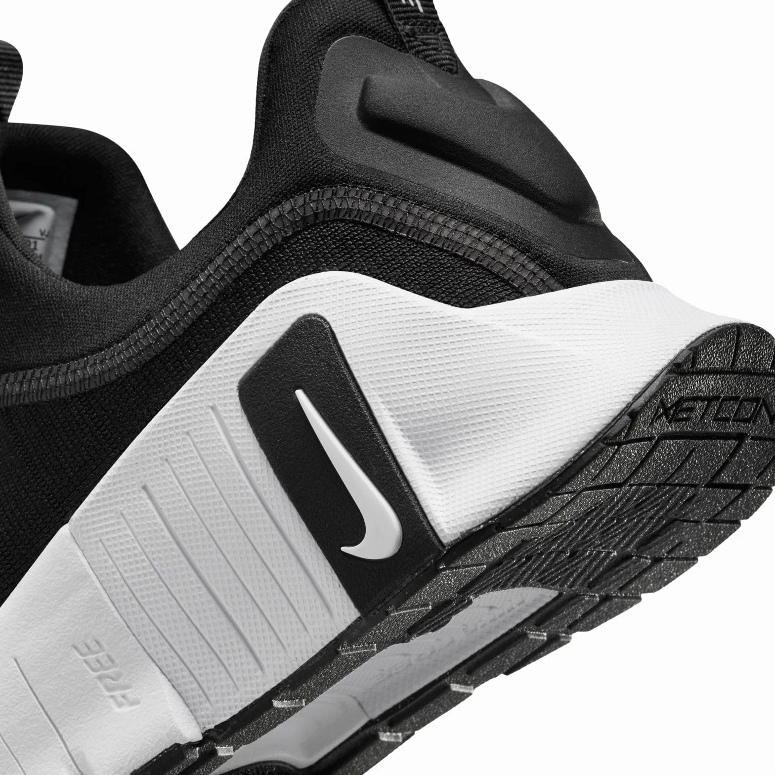 NIKE Women's Free Metcon 6Sneaker