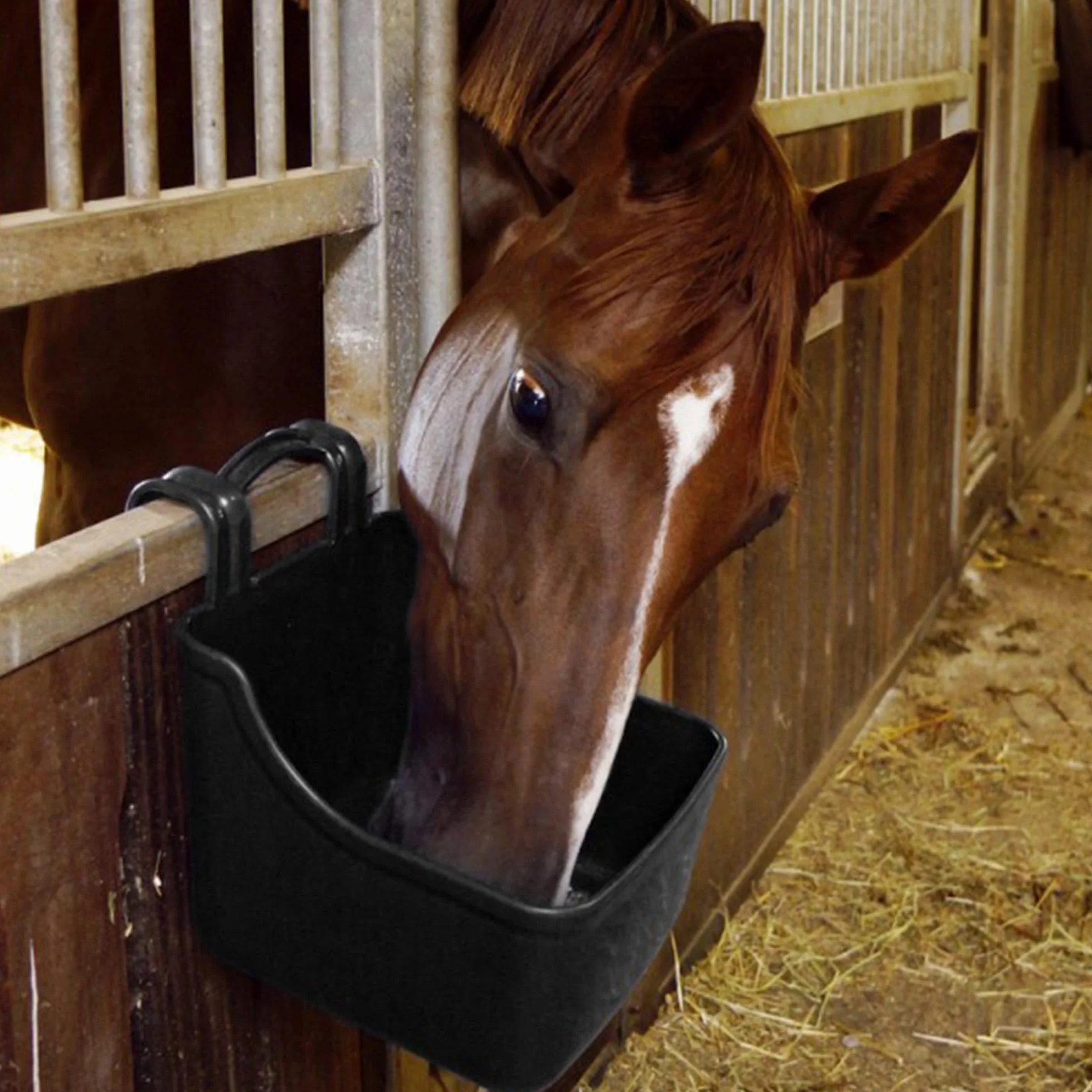 GEWA Comedero colgante para caballo 12 litros fabricado en Alemania