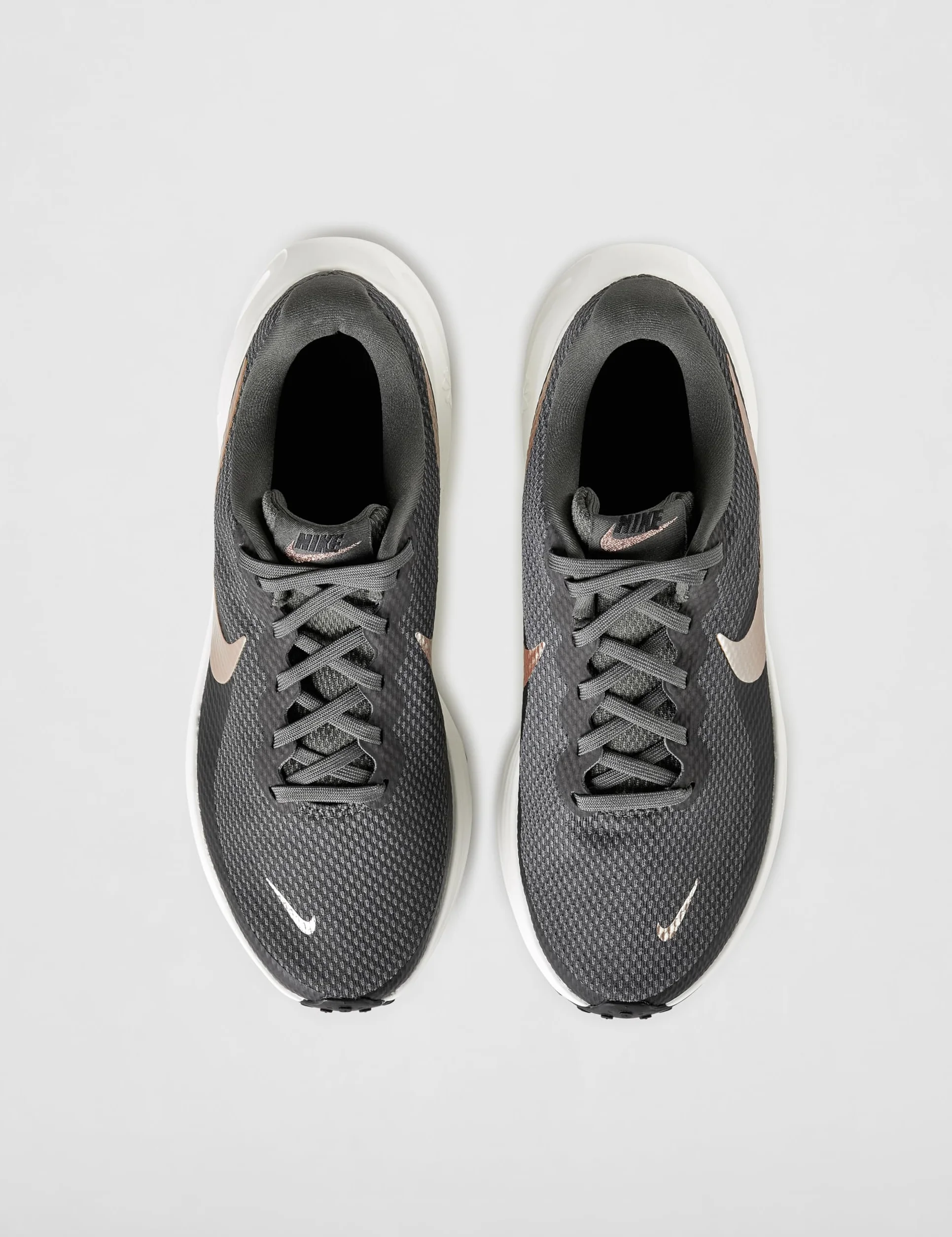 Nike Revolution 8 SneakerMujer