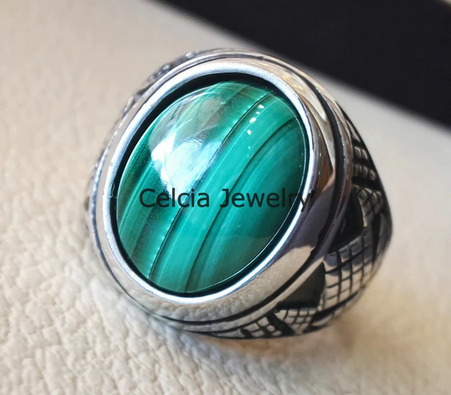 Anillo ovalado de cabujón de piedra preciosa genuina de malaquita, anillo de declaración, anillo de sello clásico, anillo impresionante, anillo diario, anillo oxidado de plata