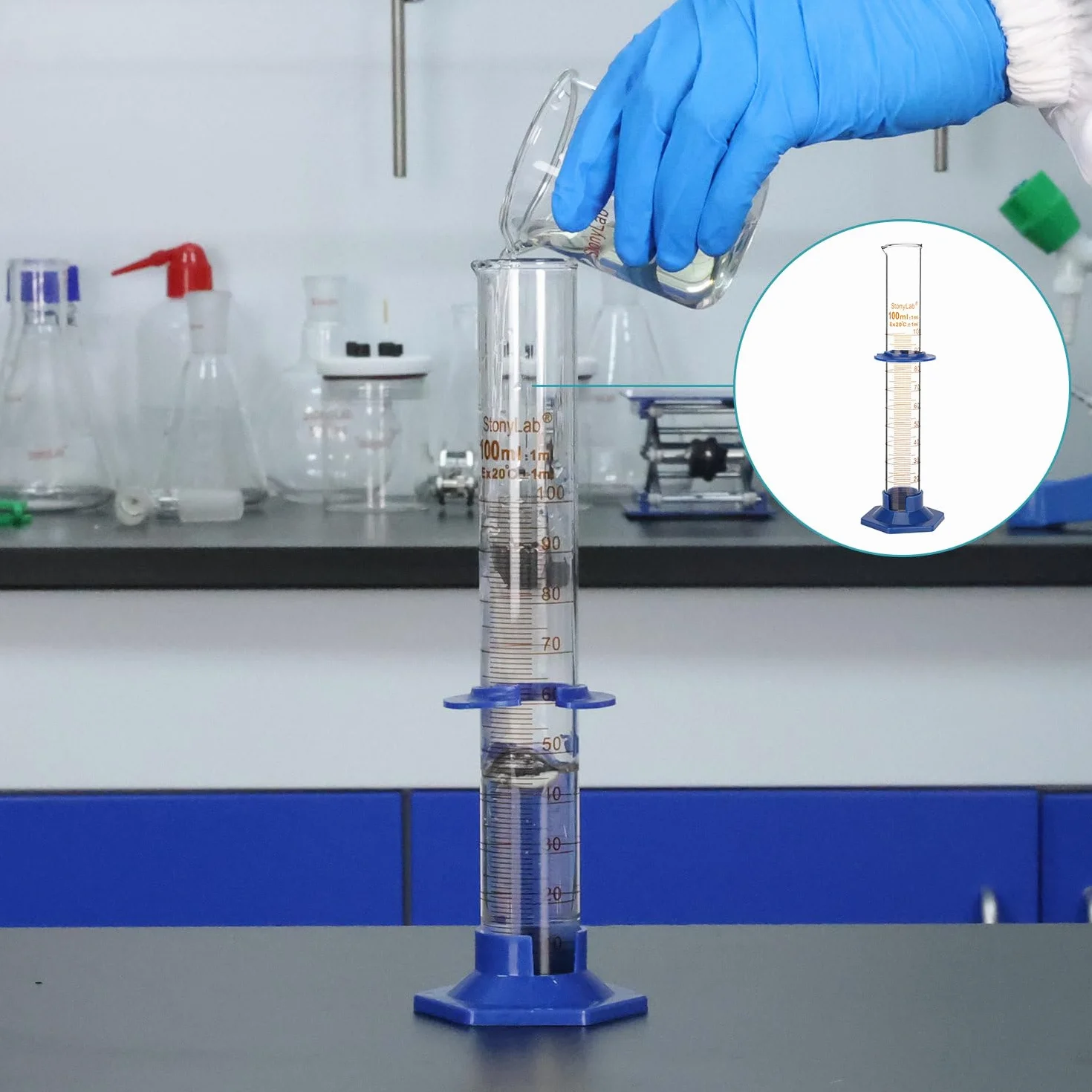 Cilindro Graduado de Vidrio Borosilicato 100 ml con Base Hexagonal de Plástico y Collar Protector para Laboratorio