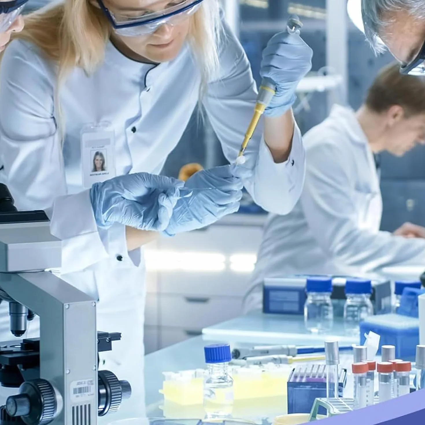 Tubos Criogénicos de Plástico Transparente 1,5 ml con Tapón de Rosca - Paquete 50 para Almacenamiento de Muestras de Laboratorio
