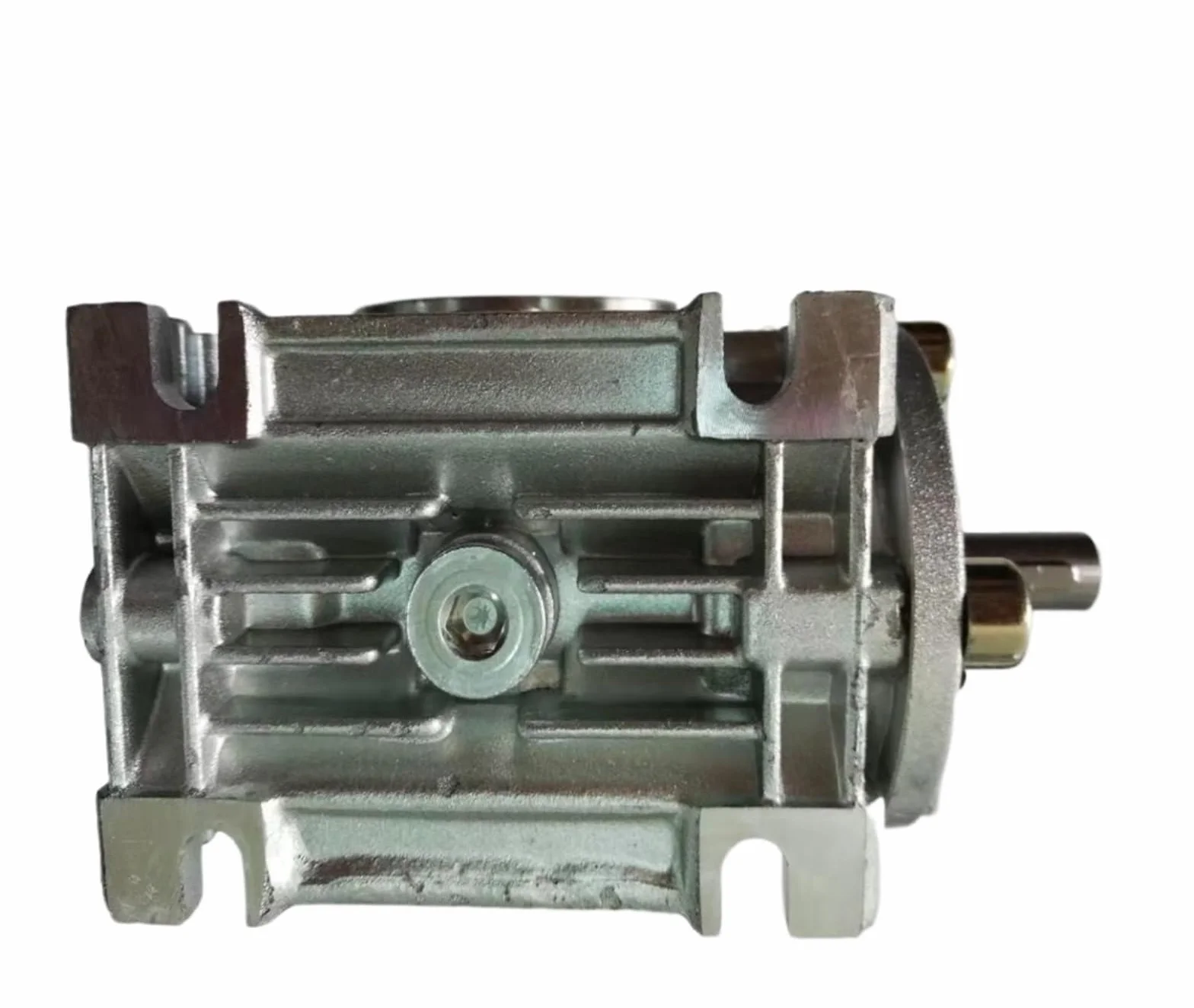 Reductor de Engranajes Helicoidales NRV40 Relación 5:1 Eje 11mm Salida 18mm