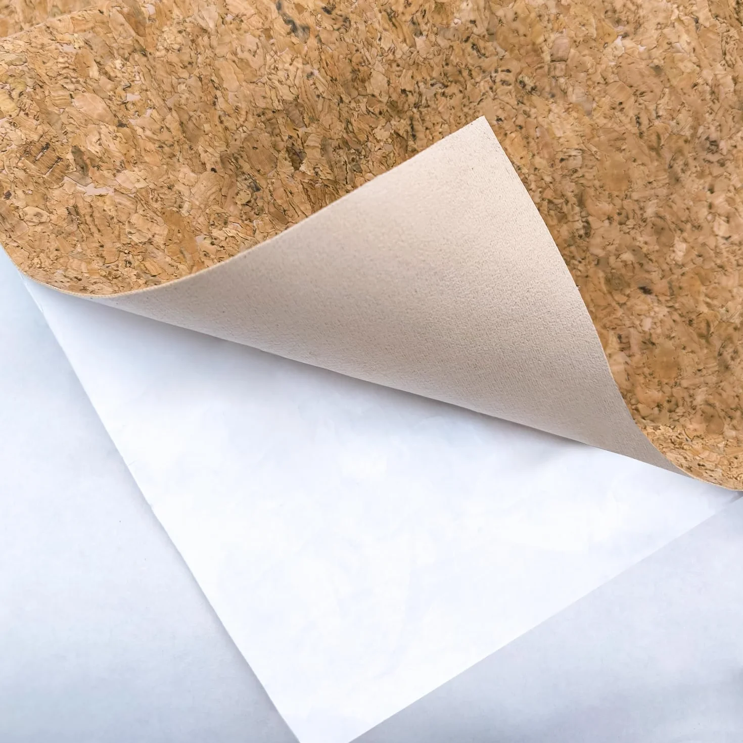 Rollo de Corcho Adhesivo 2,5m x 30cm x 1mm para Interiorismo y Bricolaje