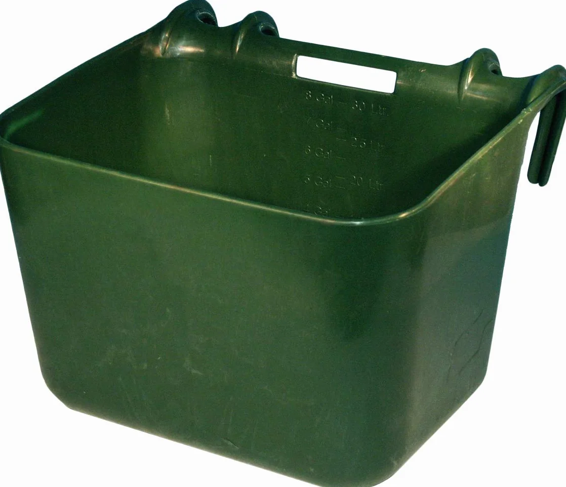 EXCELLENT Suministros Para El Caballo A Través Del Canal Con Ganchos De Plástico 30 L