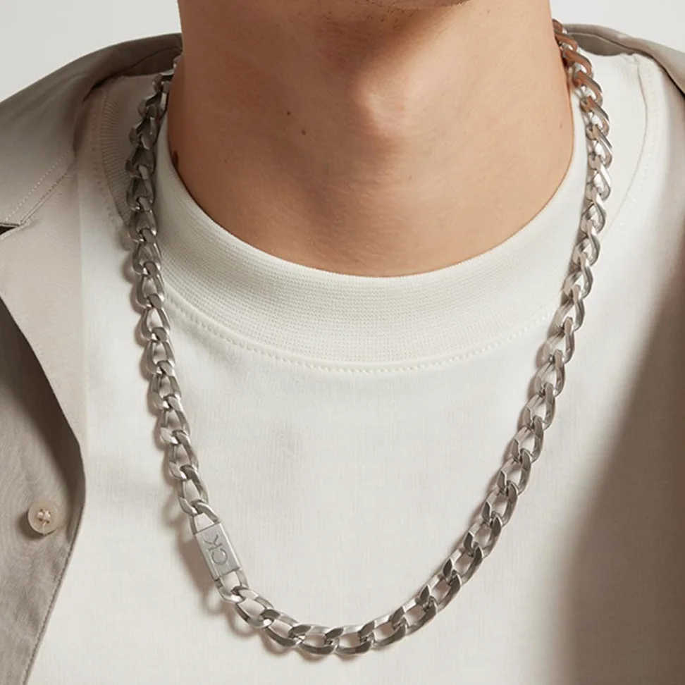 Calvin Klein Collares de cadena Outlook Collection para hombre en acero inoxidable