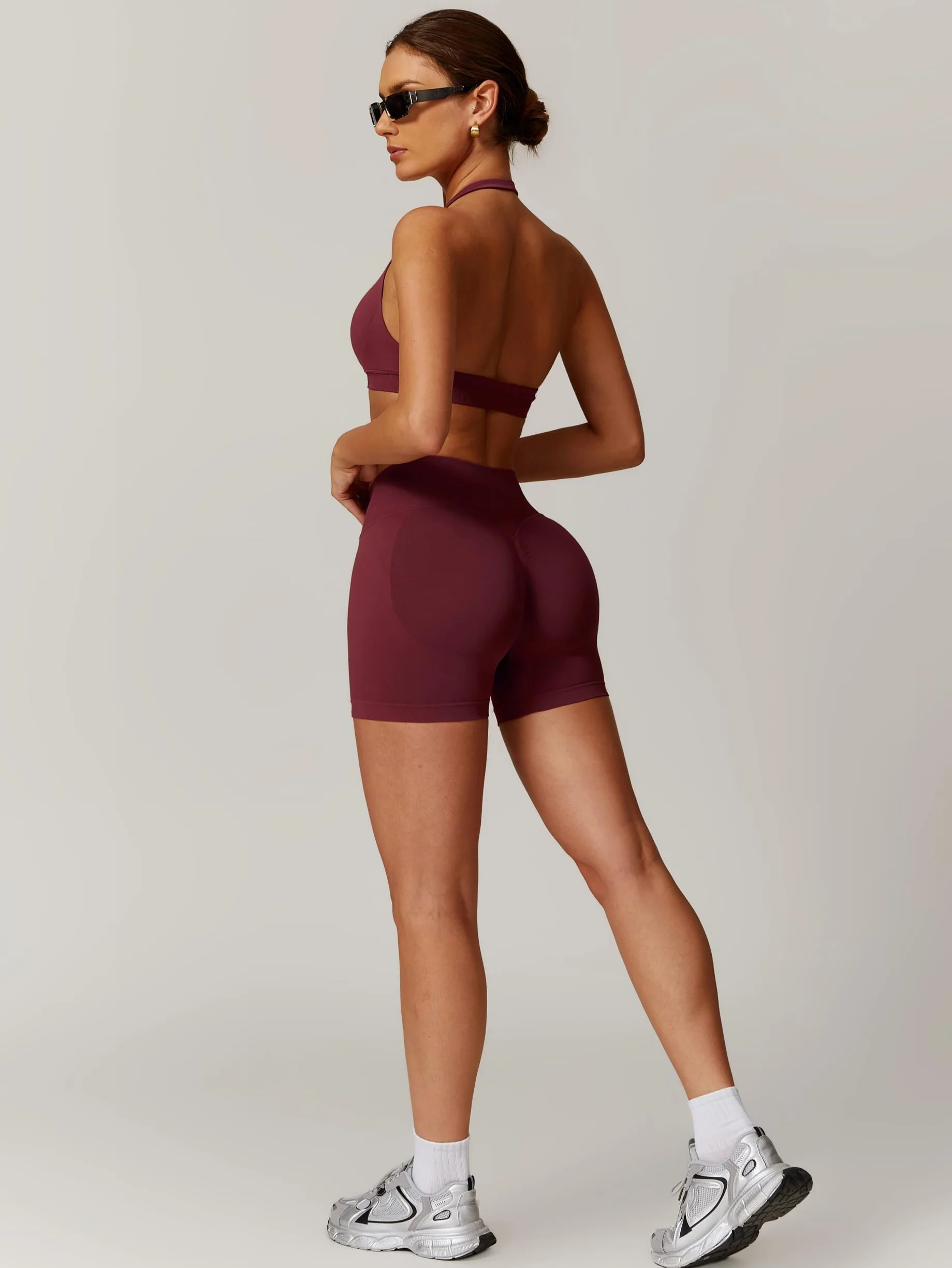 ABOCIW Conjunto de entrenamiento sin costuras para mujer, 2 piezas, brasier deportivo con tirantes halter, pantalones cortos para gimnasio, yoga