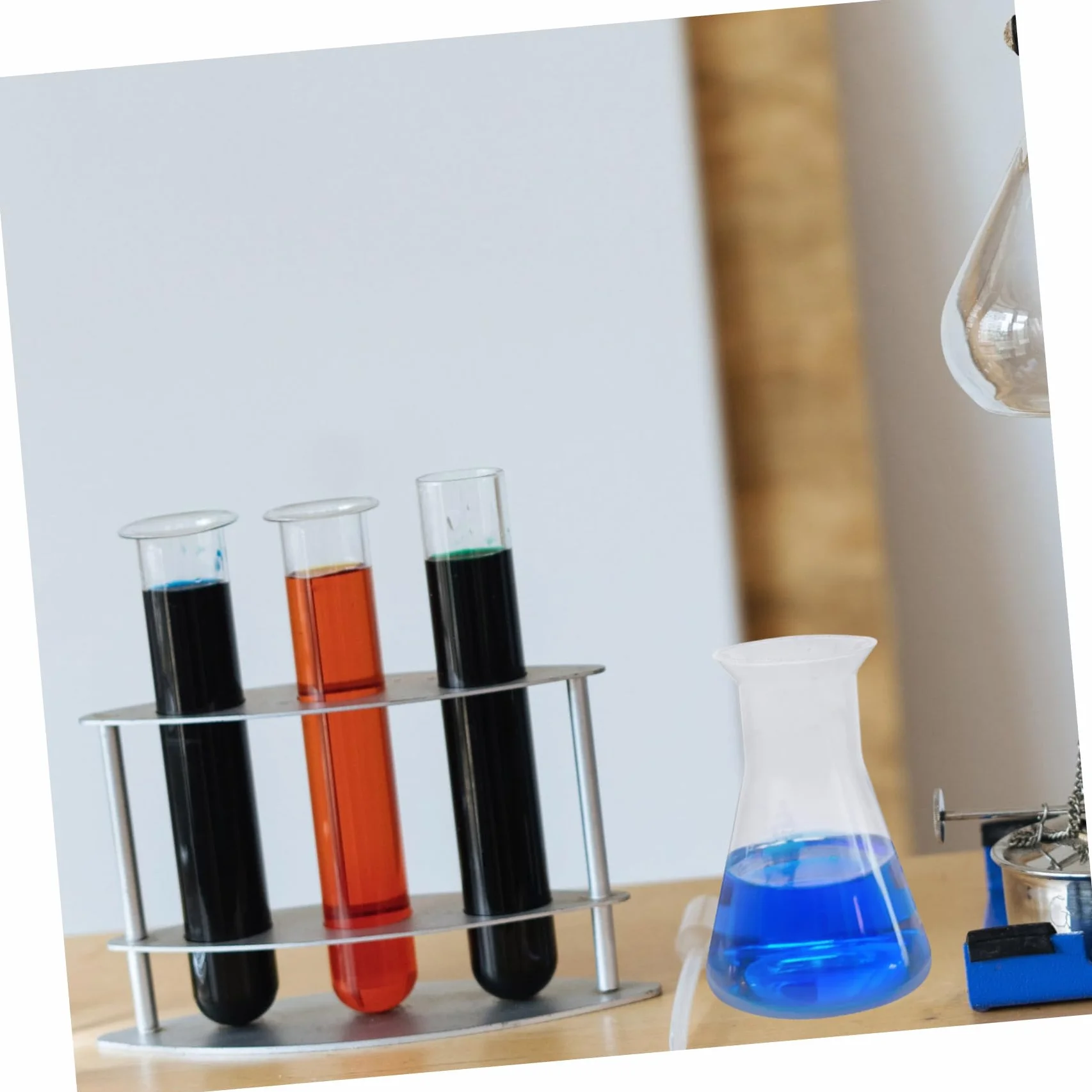 Matraz Erlenmeyer de Plástico 100 ml, Juego de 6 Matraces Cónicos Graduados Cuello Estrecho para Laboratorio