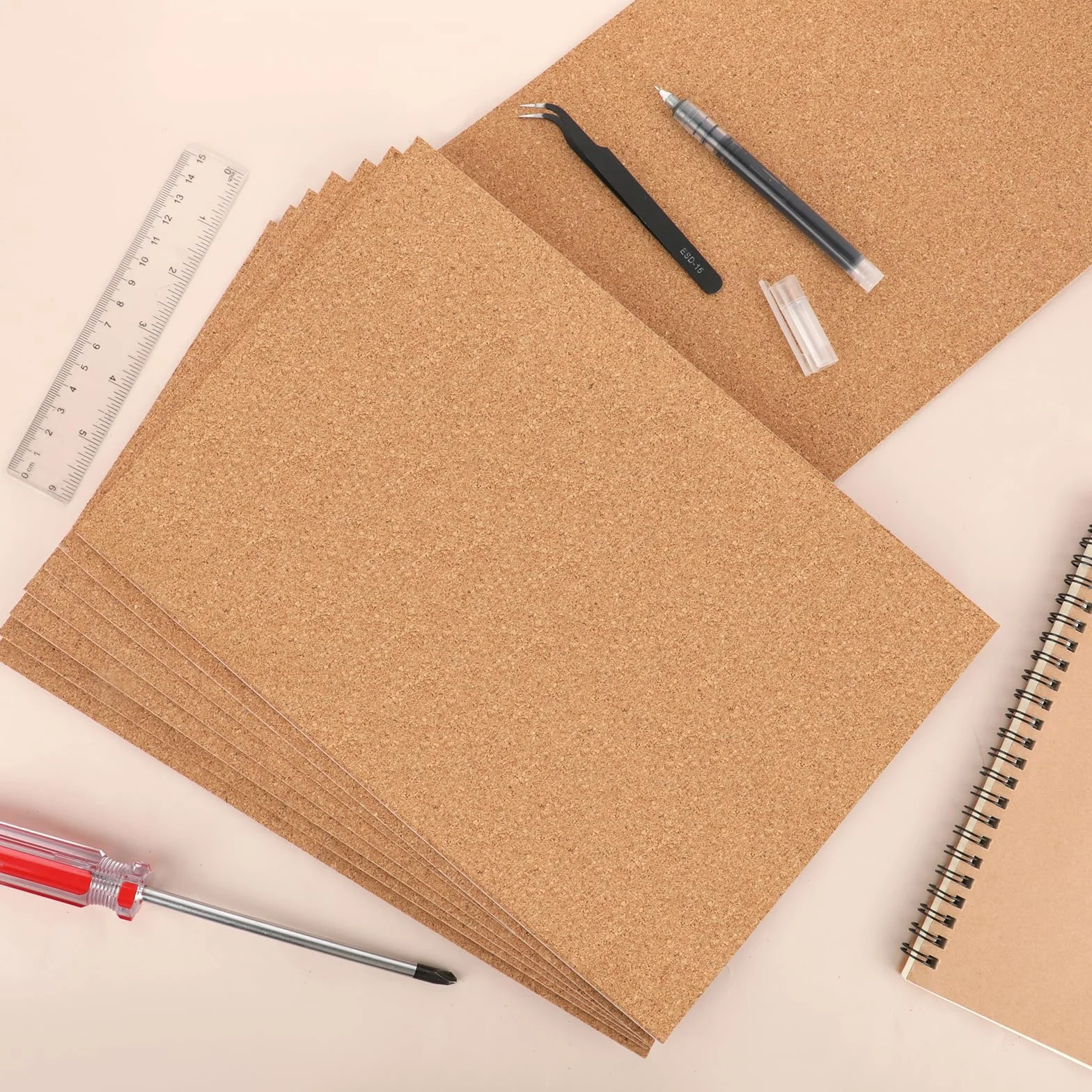 Tableros de Corcho Autoadhesivos 11.81 x 8.25 Pulgadas, Mini Cuadrados para Posavasos