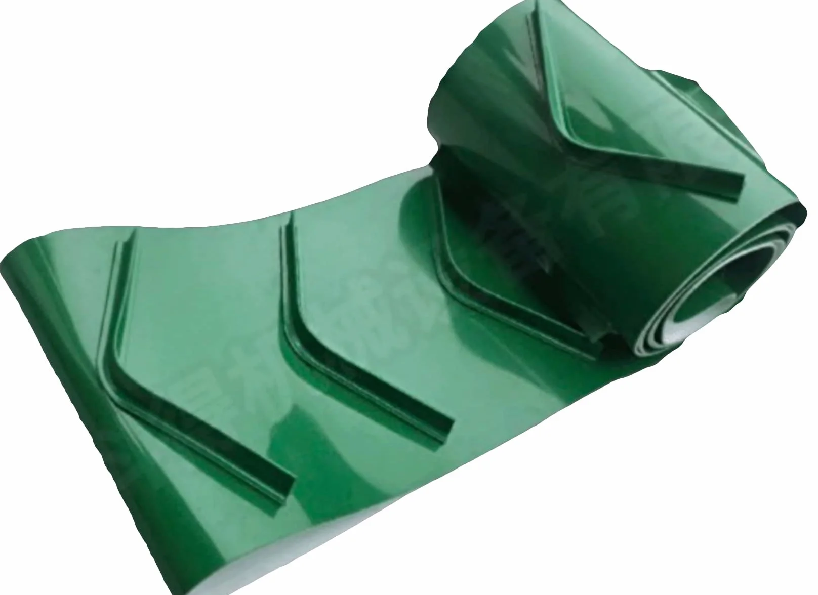 Cinta transportadora de PVC verde 3900x405x2mm con clavos antideslizantes h30mm distancia 300mm