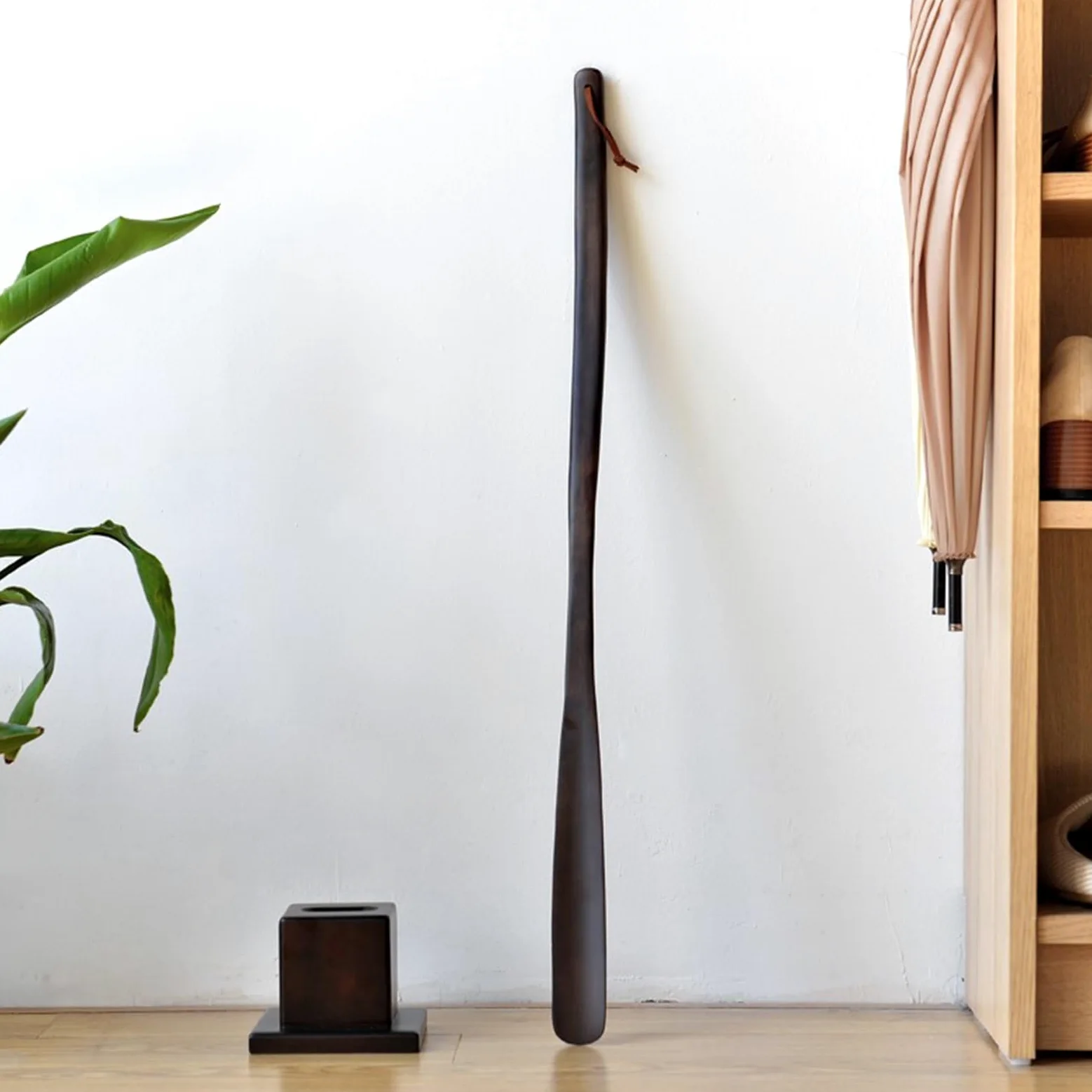 Calzador de metal y madera de mango largo, Cucharas extra largas for calzado, de 26 a 30 pulgadas, fáciles de usar, for personas mayores y mujeres mayores.(75cm)