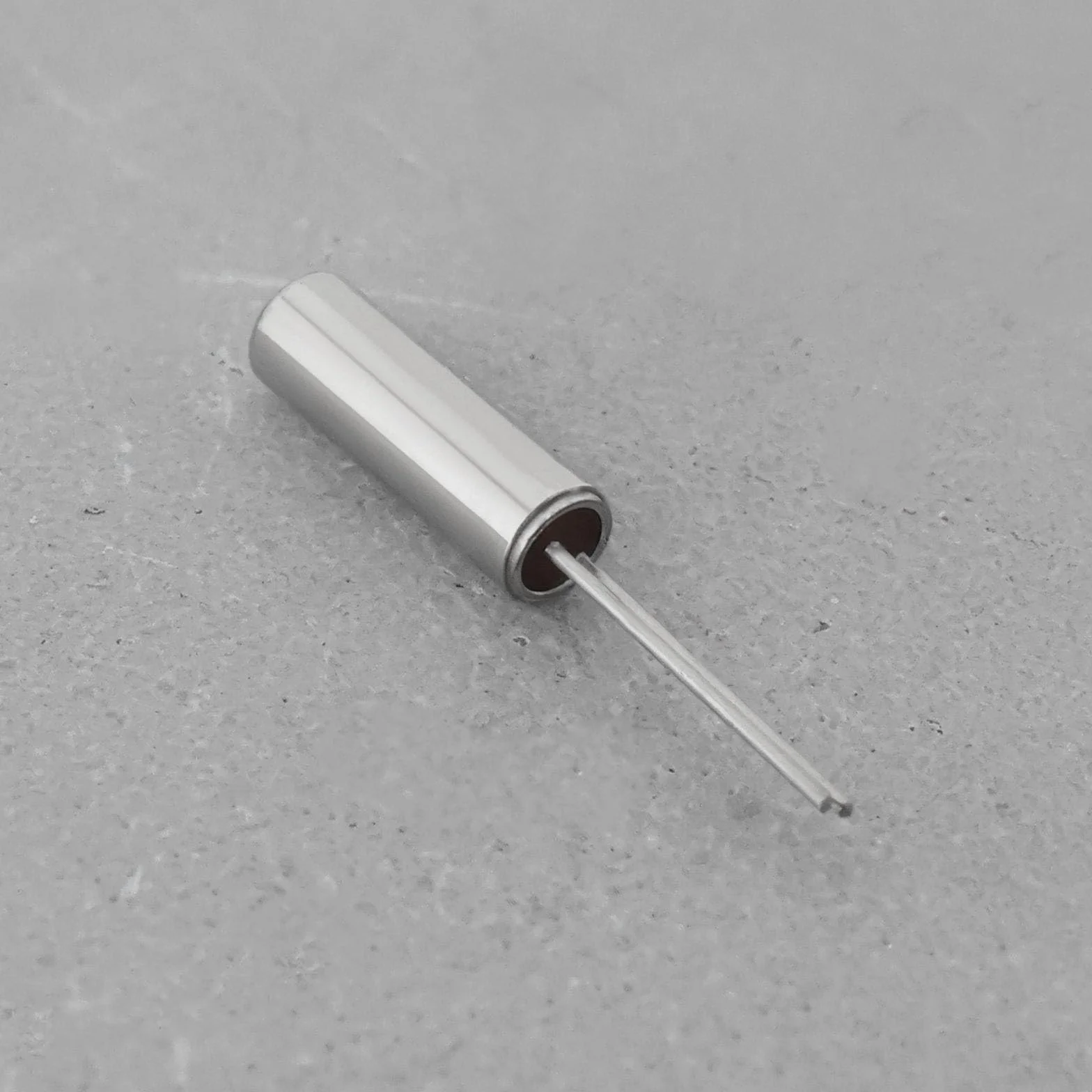 Osciladores de Cristal 32,768 KHz 2x6 mm para Reloj Electrónica PC
