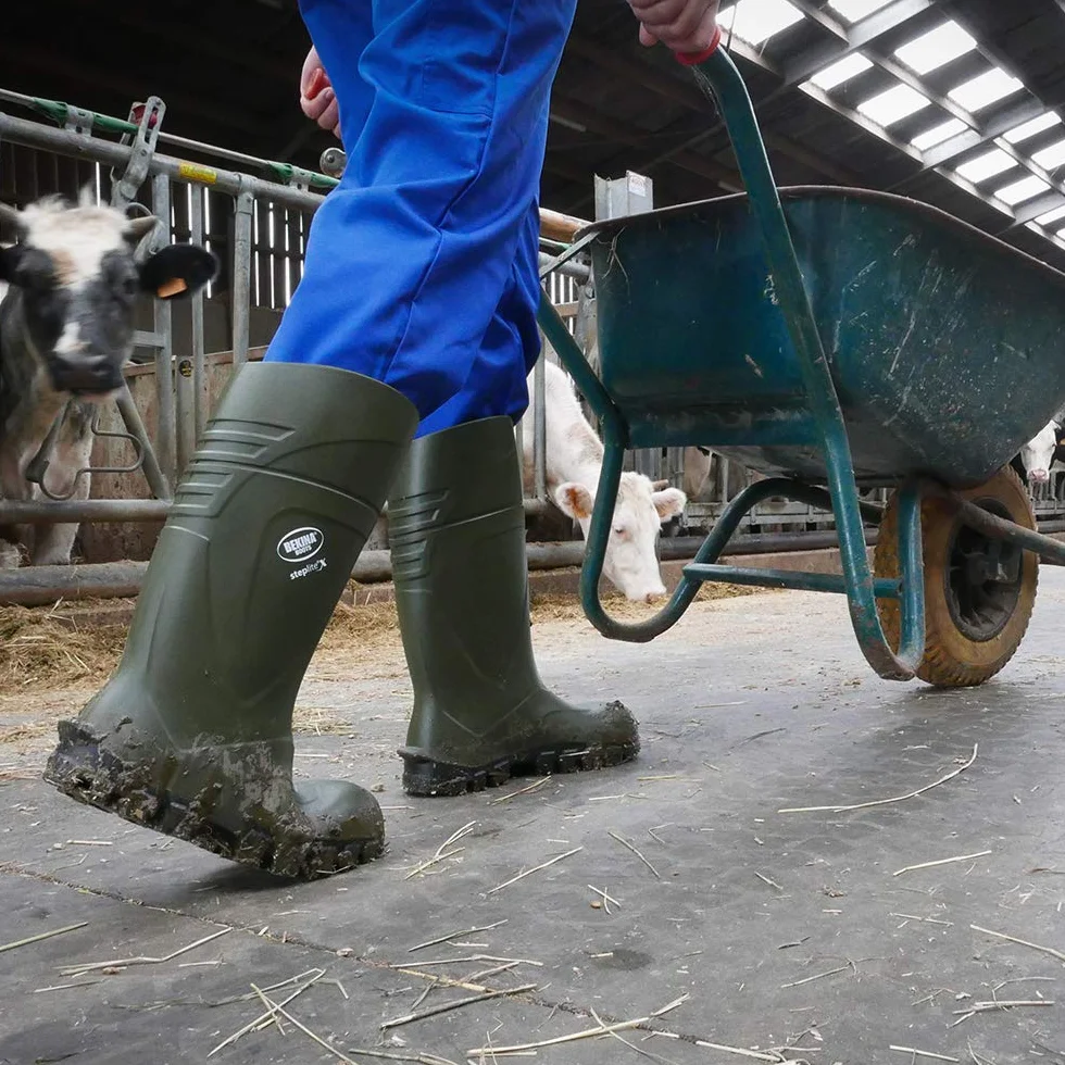 Botas de Seguridad y de Trabajo para Hombres y Mujeres Incl. Puntera y Suela de Acero de Alta Seguridad, para Uso agrícola, garantizan una excelente adherencia, Verde, EU 47