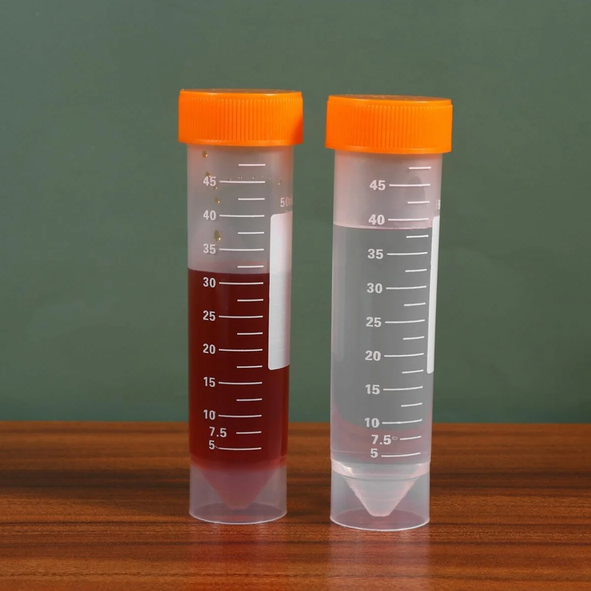 Tubo de ensayo de plástico 50 ml, transparente con tapa naranja, fondo cónico/plano, graduado para experimentos de química