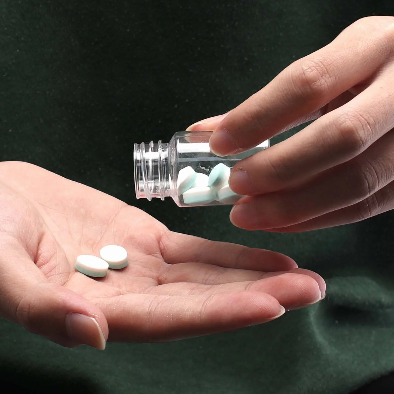UMILKI 30 Frascos Pequeños de Plástico para Muestras, 20 ml con Tapón de Rosca