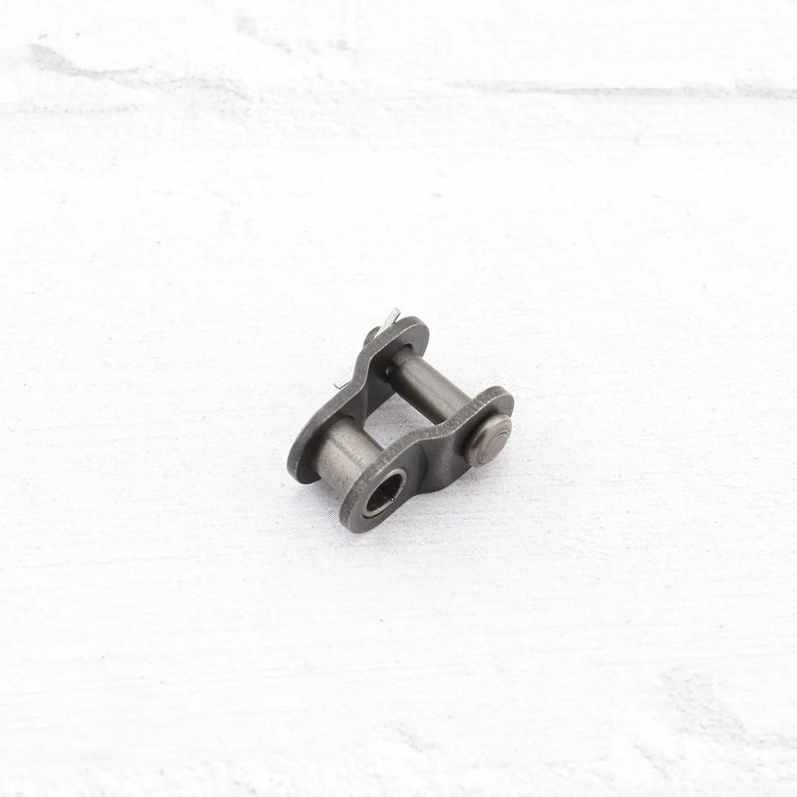 Cadena de acero al manganeso 3/8 pulgadas paso 06C conector de extremo rodillo medio eslabón