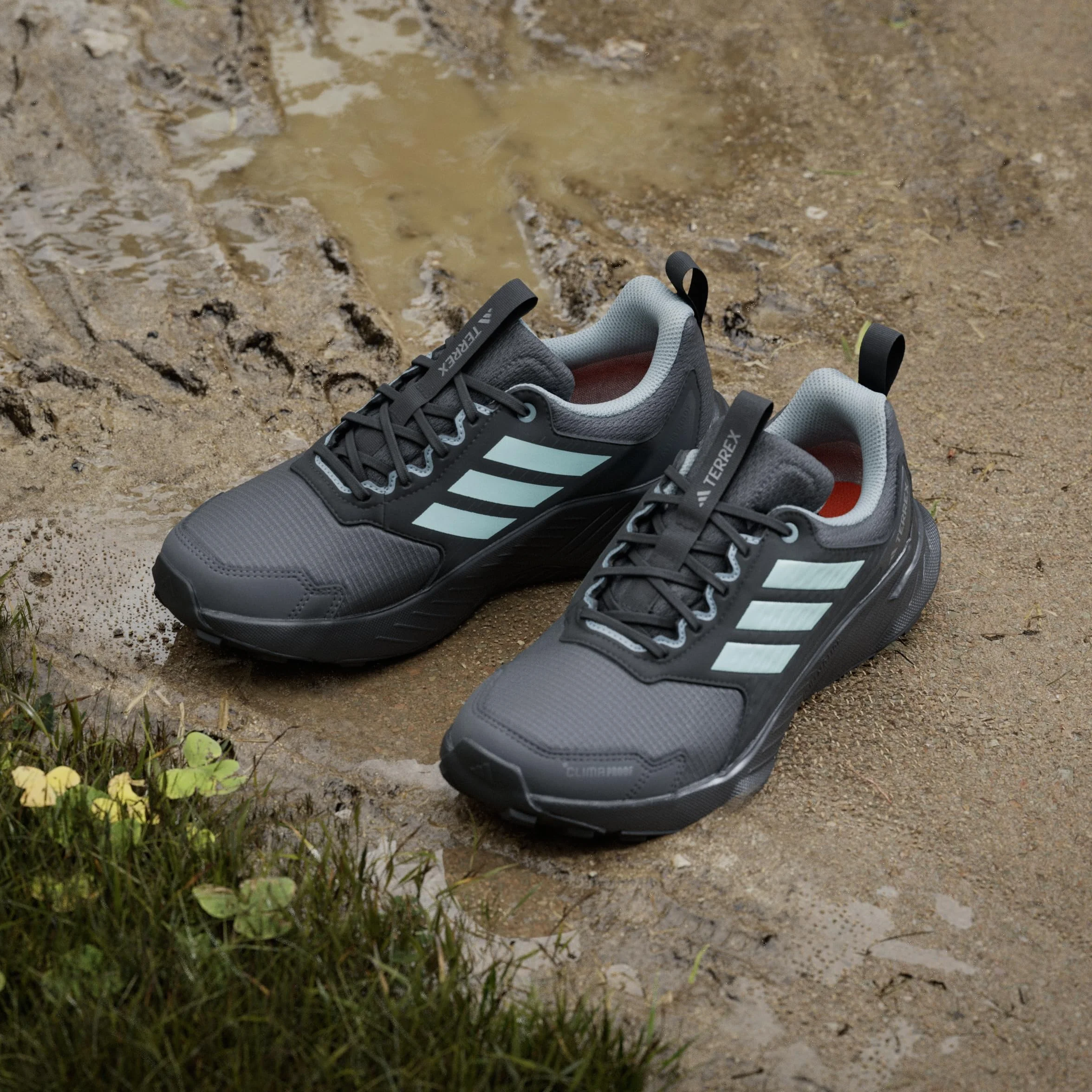 adidas Mujer Terrex Tracefinder 2 Climaproof Trail Running Shoes, Carbon/Semi Flash Aqua/Grey Six, 36 EU