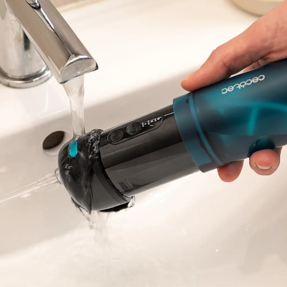 Cecotec Irrigador Dental Portátil Toothcare Jet Splash, 3 Modos 8 Intensidades, 150ml, 2 Boquillas, IPX7 Impermeable