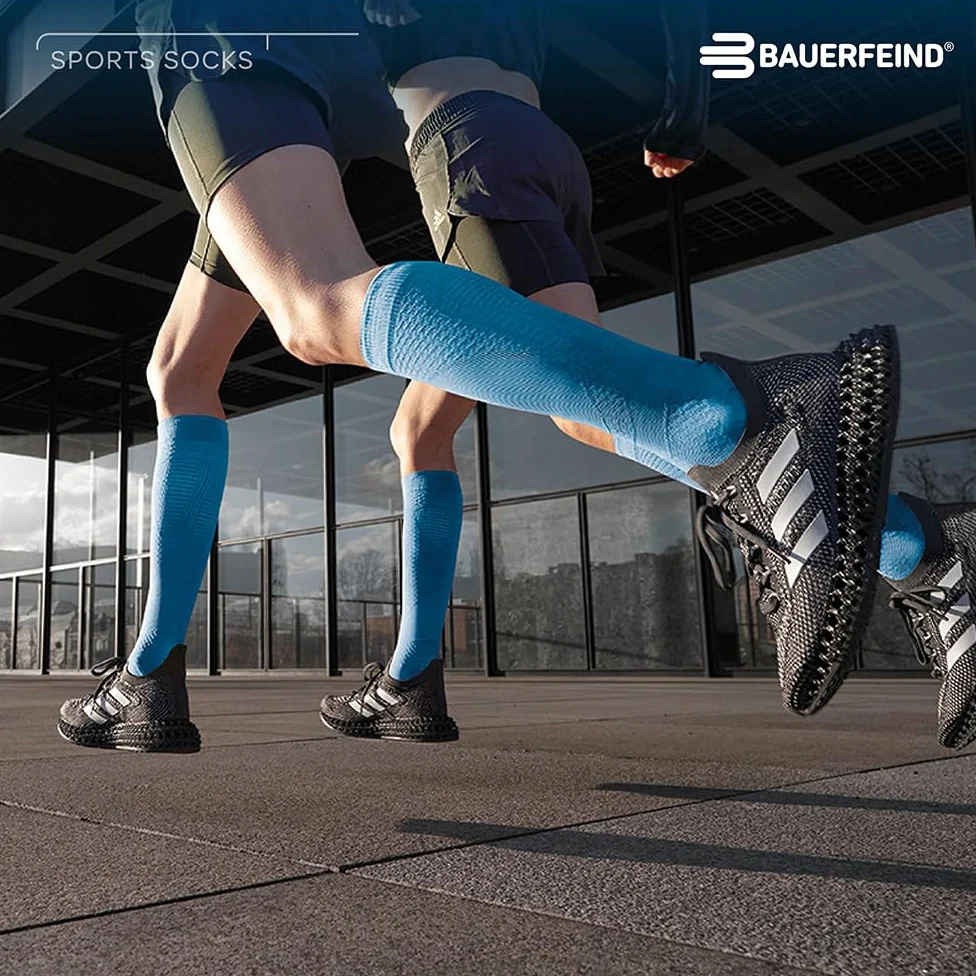 BAUERFEIND Run Ultralight Compression Socks - Calcetines deportivos para mujer, 1 par de calcetines de compresión delgados para correr y hacer ejercicio, Azul Laguna, 41