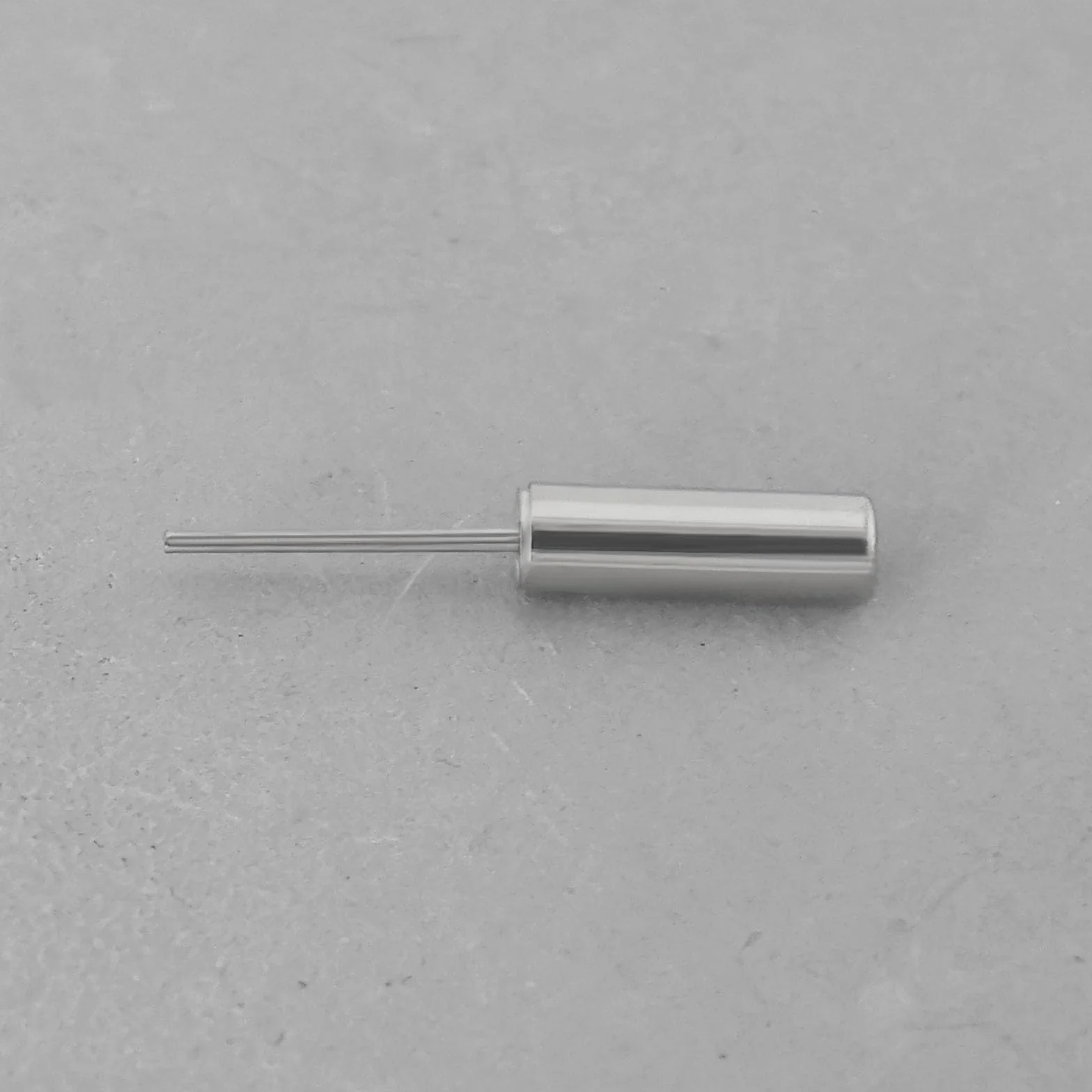 Osciladores de Cristal 32,768 KHz 2x6 mm para Reloj Electrónica PC