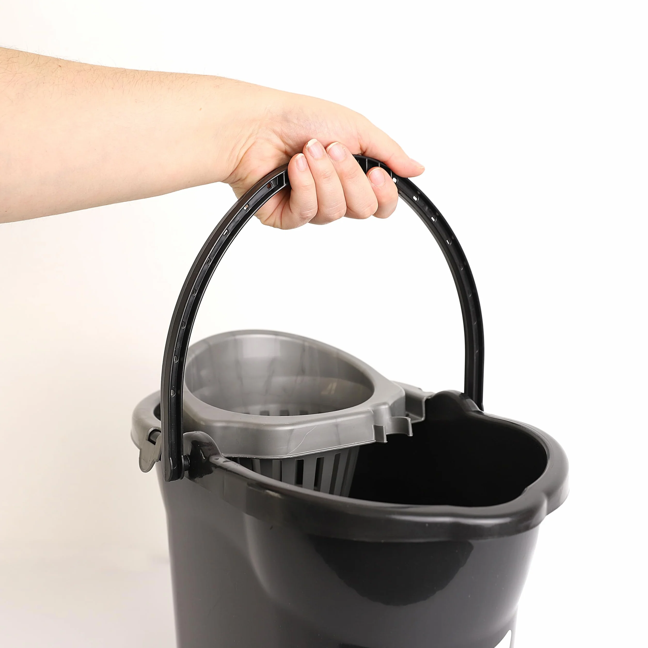 Maya Cubo de Fregona con Escurridor 10L 36x27,5x24 cm Negro