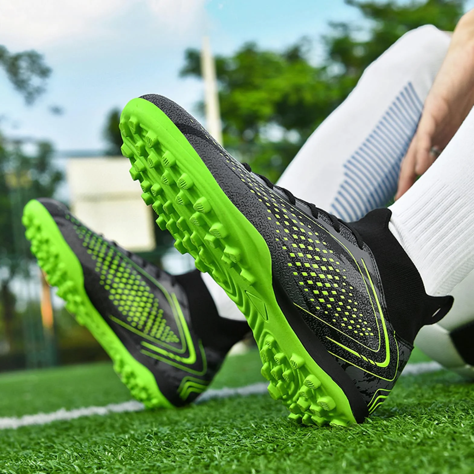 Donbest Botas de Fútbol Niño Zapatos de Fútbol Altos para Césped Artificial Natural e Indoor Zapatillas de Fútbol con Tacos Antideslizantes