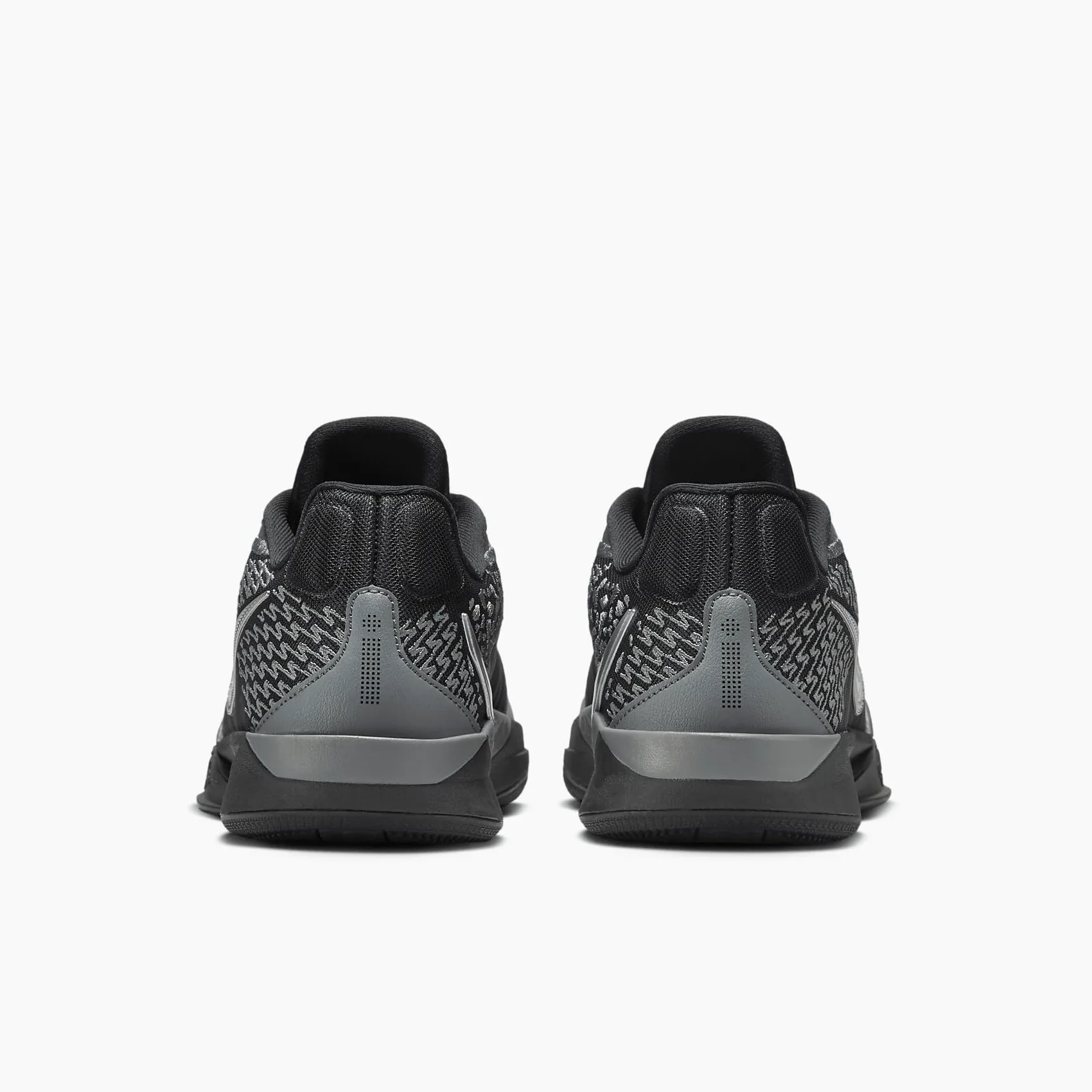 Nike Sabrina 2 (FQ2174-001, negro/gris humo/amarillo opti/plateado metálico)