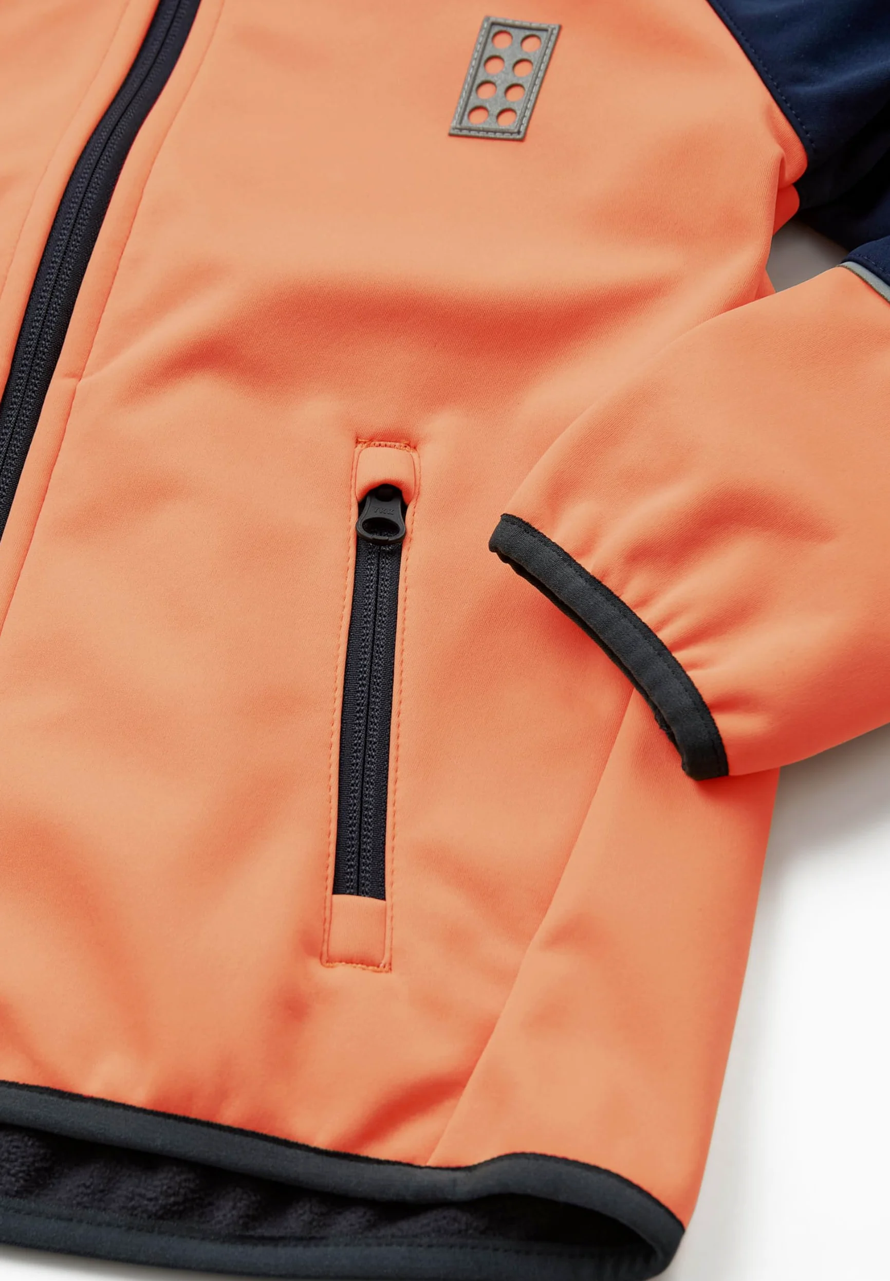 LEGO Chaqueta softshell para niños y niñas – Chaqueta de entretiempo resistente al viento e impermeable con capucha desmontable | Reflectores y forro polar