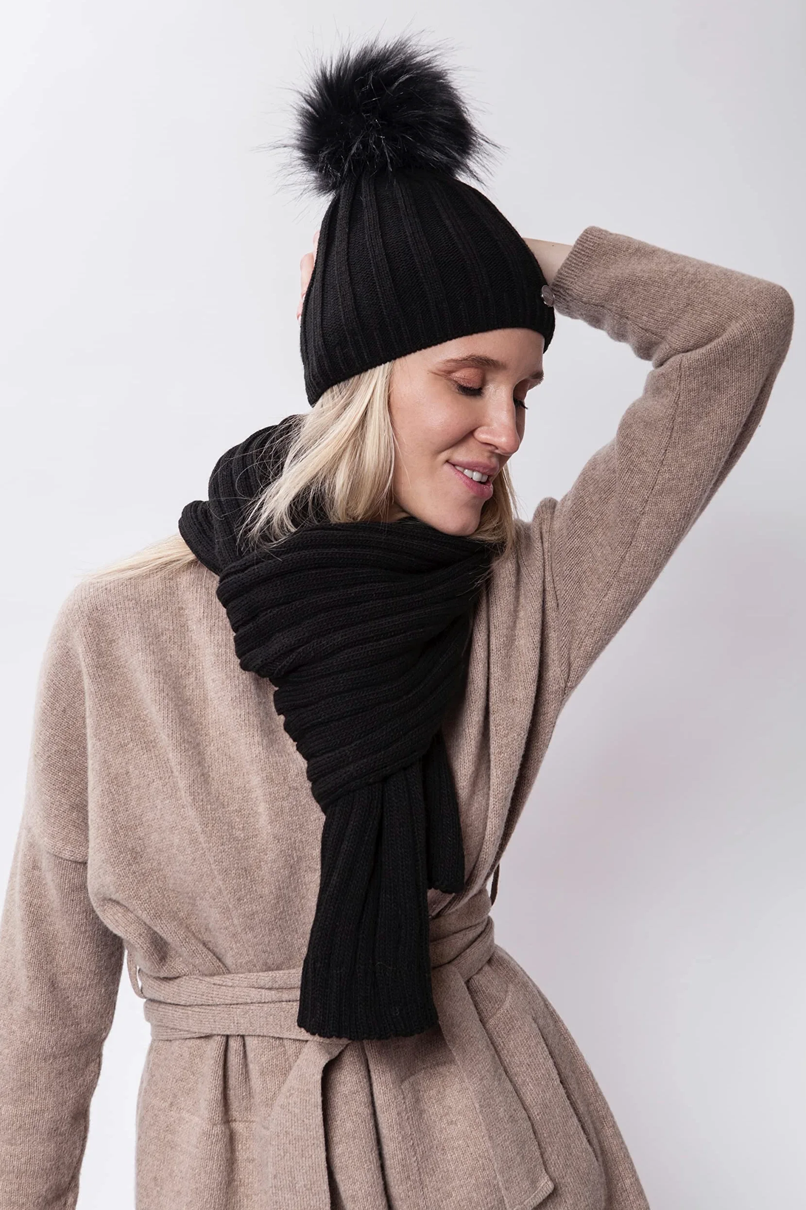 ELIMELI® Gorro de cachemira para mujer, gorro de punto, gorro de invierno de lana con cachemira y pompón de piel sintética. Fabricado en la UE, Negro - Set con bufanda, Talla única