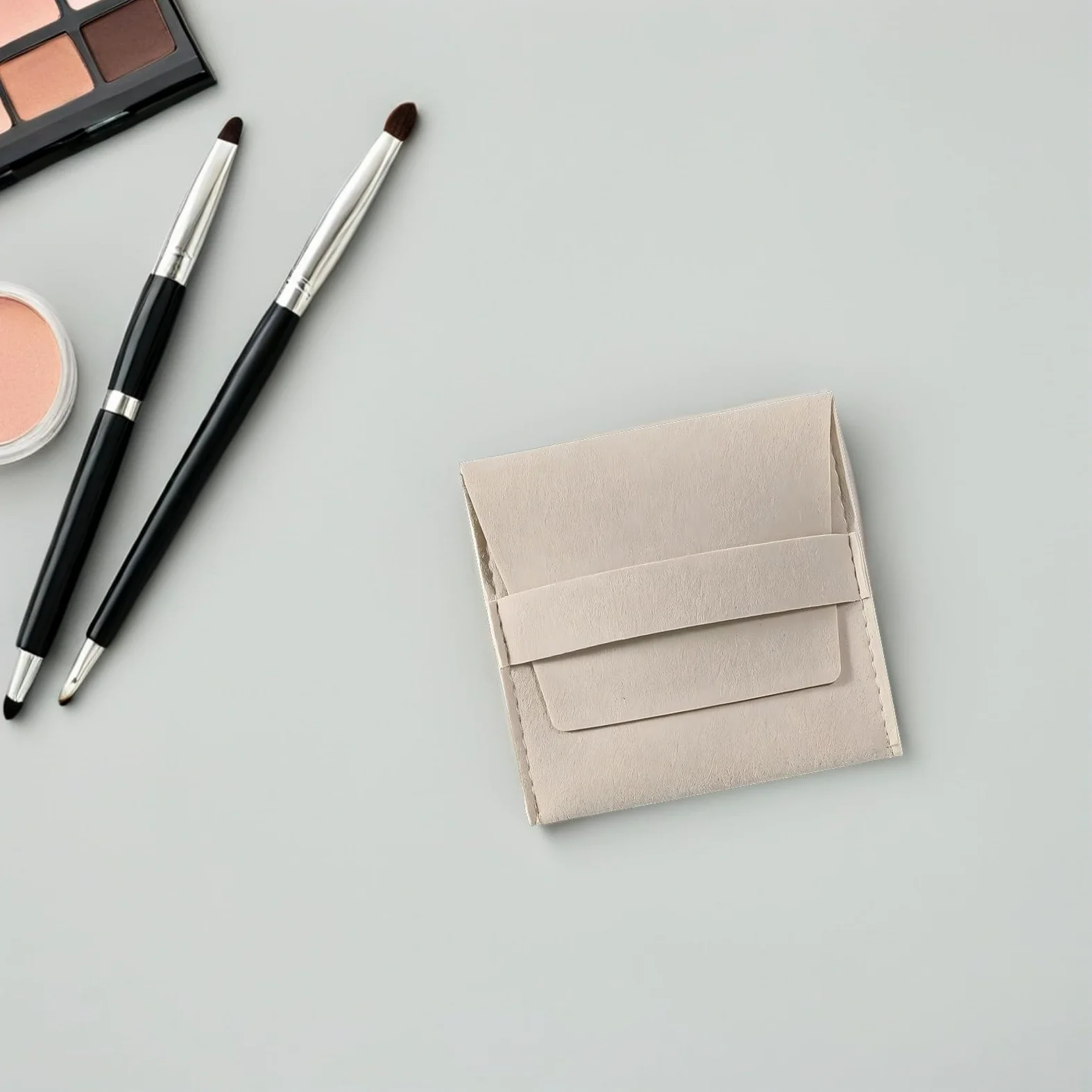 Toyvian Bolsa de Lujo para Joyas de Microfibra con Correa Fija y Estilo, Organizador Seguro para Anillos y Pulseras, 120 Juegos con Forro Doble Cara Beige