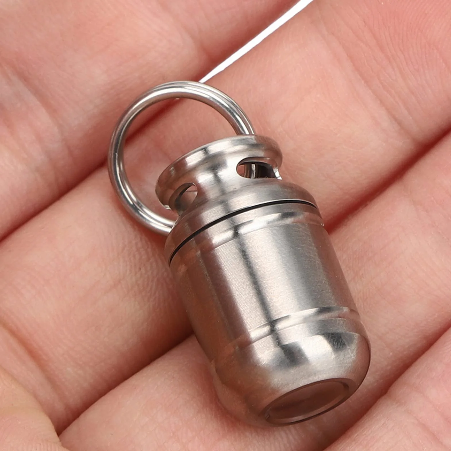 Mini Botella de Almacenamiento de Píldoras Impermeable con Soporte de Aleación de Ti Portátil