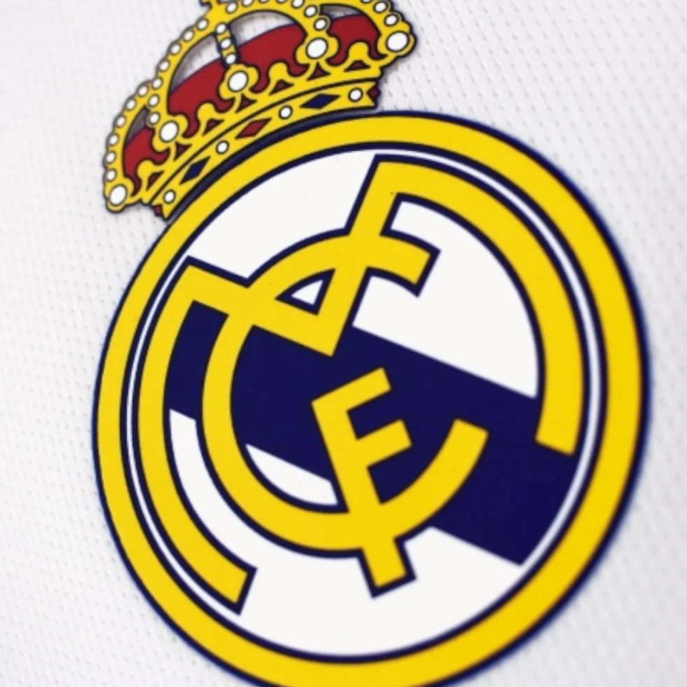 Real Madrid Conjunto Infantil 1a Equipación 25-26 Camisa Unisex niños (Pack de 1)