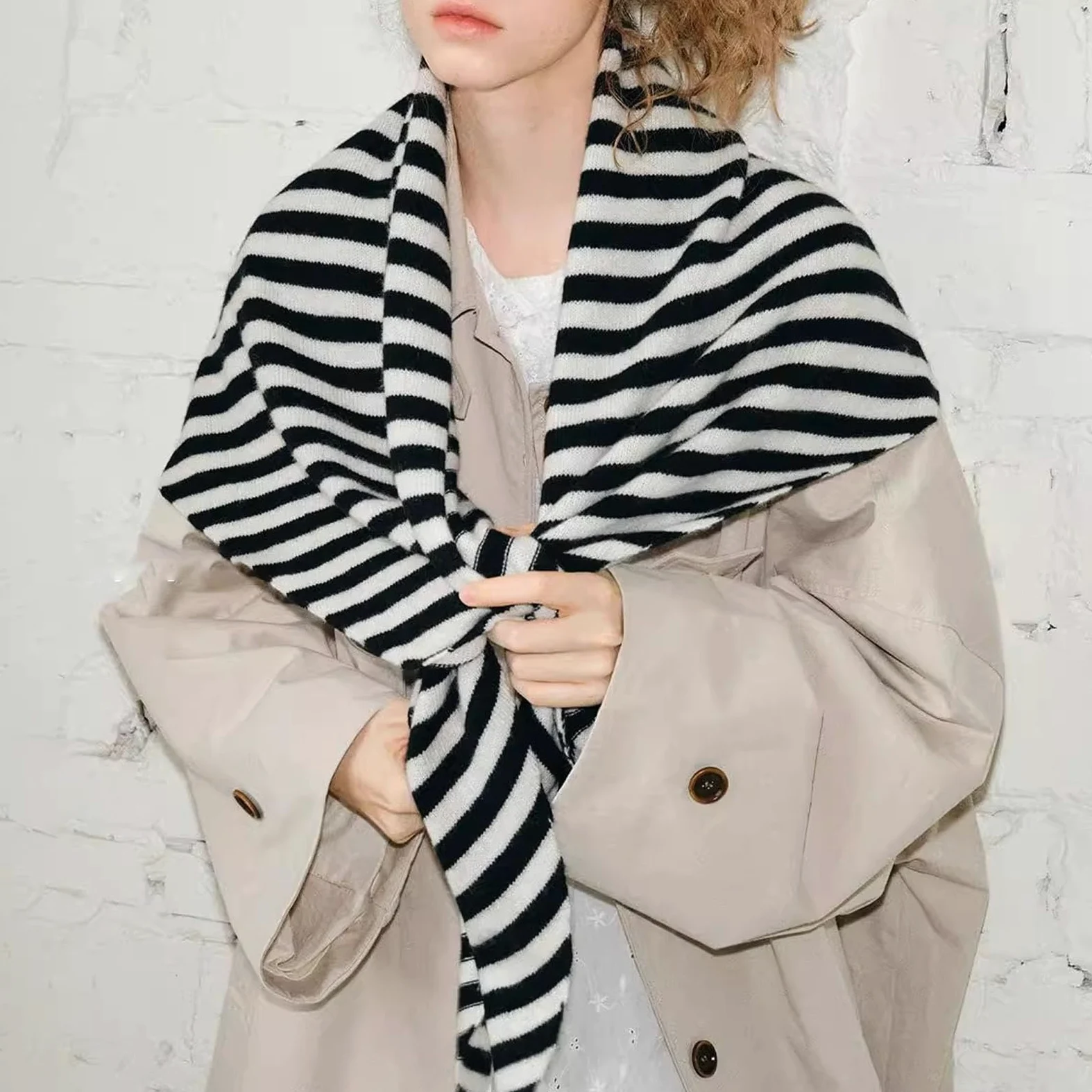 Bufanda cálida de invierno para mujer, de lana suave, triangular, de gran tamaño, cubierta fría, accesorio de moda, bufanda de protección cervical cálida