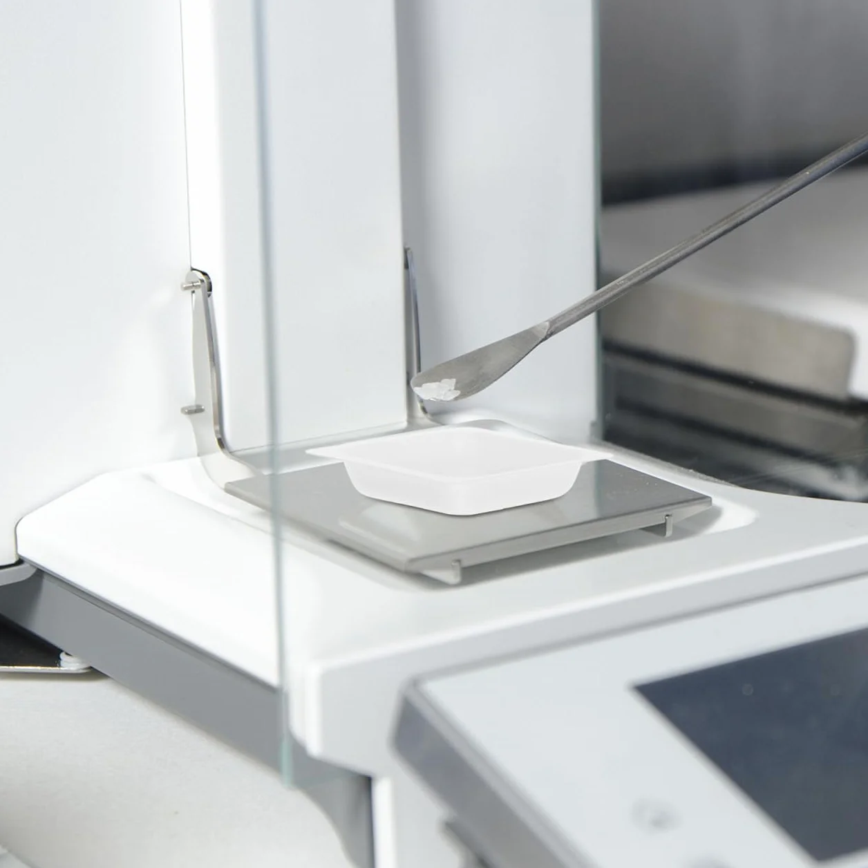 Platillos de Pesaje de Plástico 100 Piezas para Laboratorio Bandejas Pequeñas
